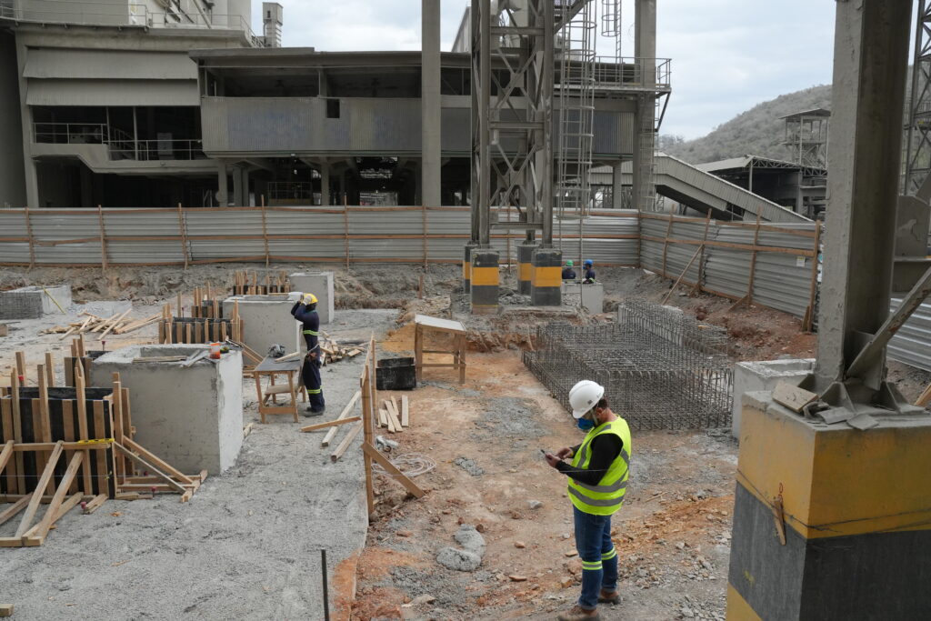Innovatore Engenharia na obra da Votorantim Cimentos - Construção Industrial