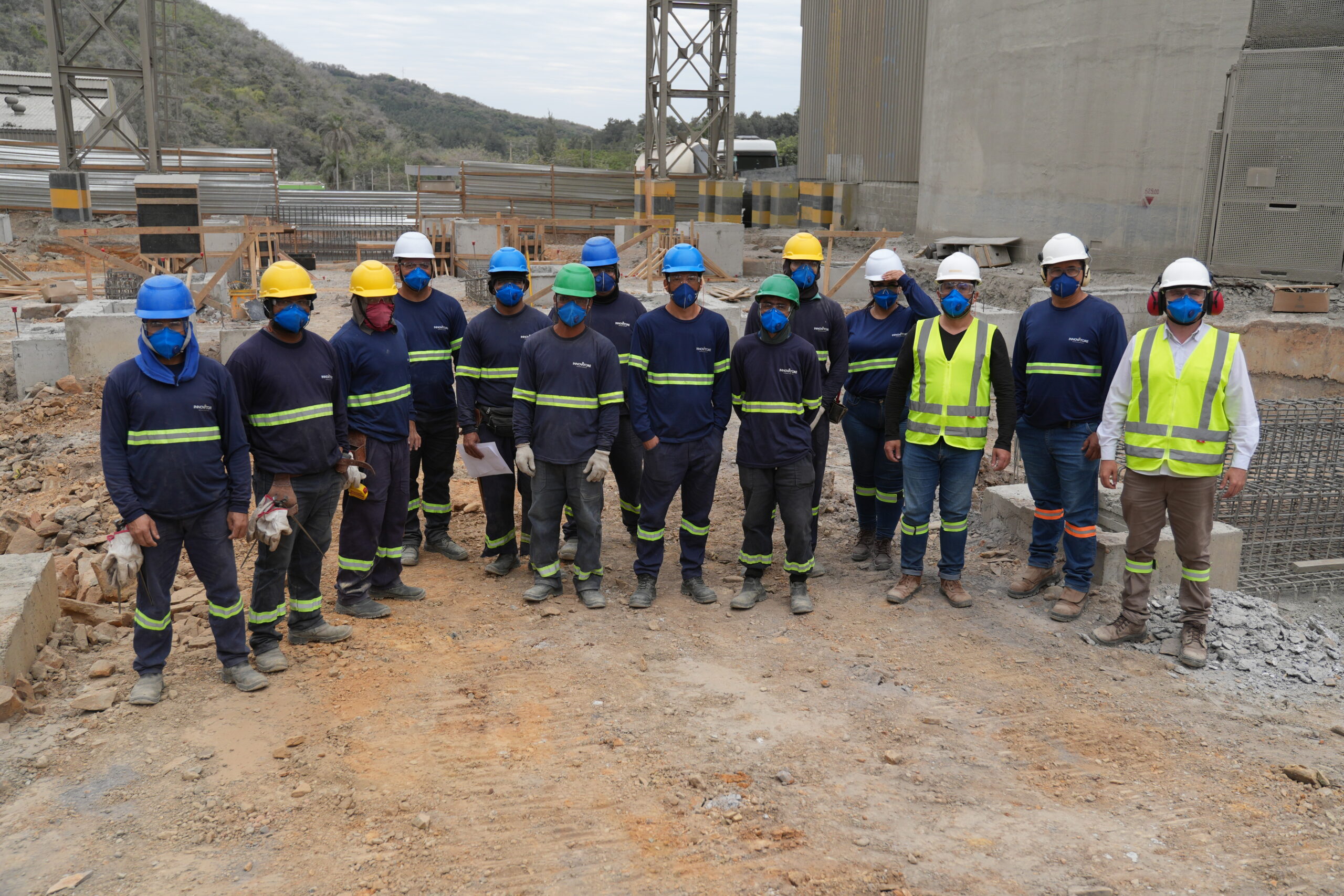 Time da Innovatore Engenharia na obra da Votorantim Cimentos